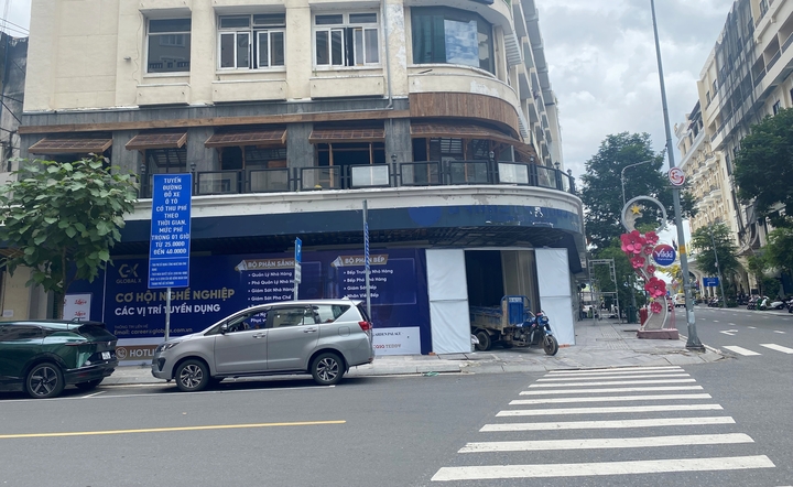 Mặt bằng số 2 Đồng Khởi nằm ngay ngã tư Đồng Khởi - Ngô Đức Kế vừa được hệ thống Casa Cafe thuê lại. (Ảnh: Đại Việt)