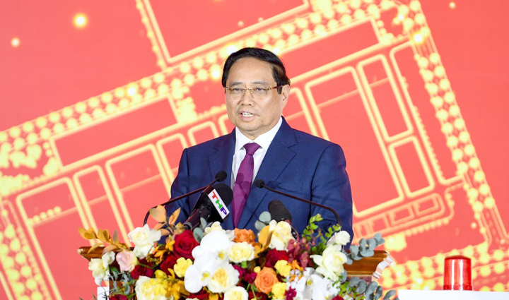 Premierminister Pham Minh Chinh spricht bei der Veranstaltung.