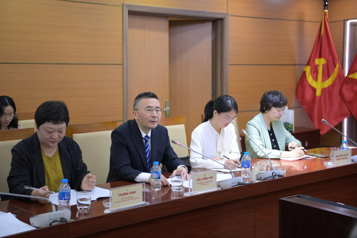 Ông Thái Tường Vinh phát biểu. (Ảnh: Đinh Trung)