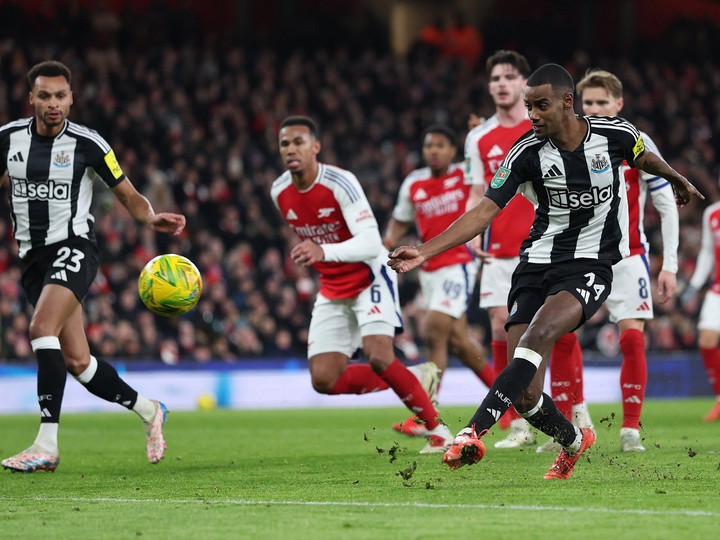 Newcastle chạm trán Arsenal tại Premier League.
