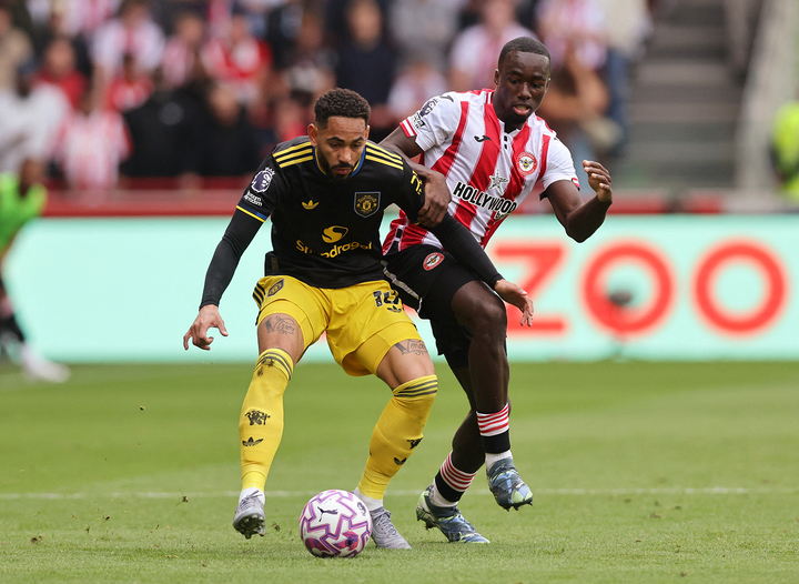 Man Utd chật vật trước Brentford. (Ảnh: Reuters)