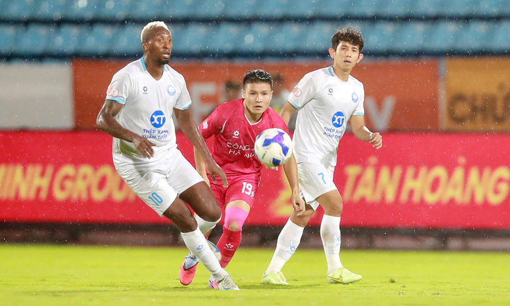 Quang Hải ghi dấu ấn trong ngày trở lại sau chấn thương.