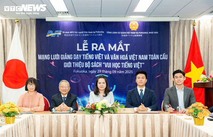 Lễ ra mắt Mạng lưới Giảng dạy tiếng Việt và Văn hoá Việt Nam toàn cầu & Giới thiệu bộ sách “Vui học tiếng Việt” được tổ chức kết hợp trực tiếp và trực tuyến.