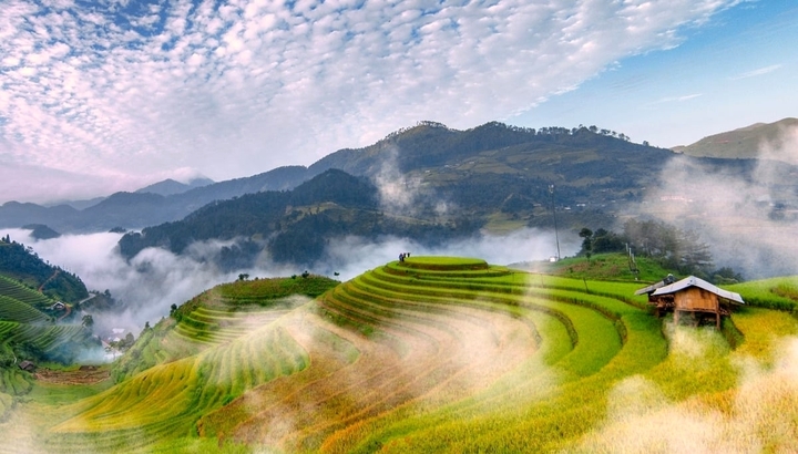 Mù Cang Chải (Yên Bái) được xếp ở vị trí đầu tiên trong danh sách 25 điểm đến sở hữu vẻ đẹp siêu thực đáng kinh ngạc, theo chuyên trang du lịch Wanderlust Storytellers.