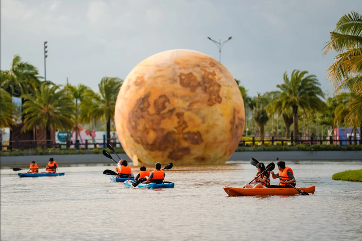 Không chỉ là công trình nghệ thuật, “Siêu Trăng” còn là công trình mang đến sự gắn kết cho cộng đồng cư dân Nam Long II Central Lake nói riêng và thành phố Cần Thơ nói chung.