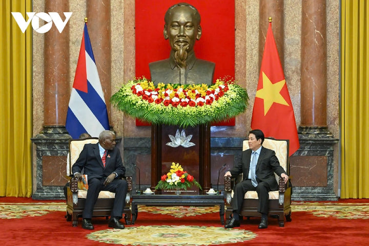 Chủ tịch Quốc hội Cuba Esteban Lazo Hernandez hội kiến Chủ tịch nước Lương Cường.