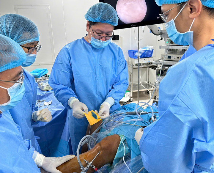 Người đàn ông 55 tuổi hết đau nhức khớp gối nhờ loại "keo tự thân"