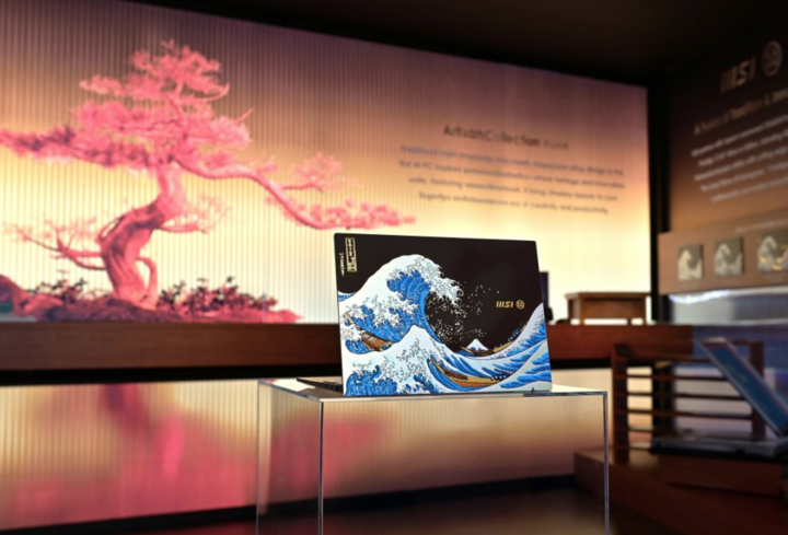 Prestige 13 AI+ Ukiyo-e Edition: mẫu laptop không chỉ trang bị chip xử lý AI mà còn gây ấn tượng với thiết kế lấy cảm hứng từ nghệ thuật Ukiyo-e truyền thống của Nhật Bản. Sản phẩm cho thấy cách công nghệ có thể kết hợp với văn hóa để tạo nên giá trị thẩm mỹ mới. (Ảnh: MSI)