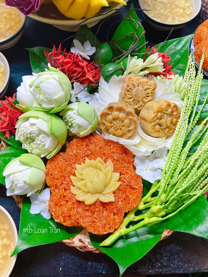 តង្វាយសាមញ្ញសម្រាប់ថ្ងៃទី 15 នៃខែទី 8 តាមច័ន្ទគតិ។ (រូបថត៖ Loan Tran)