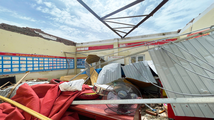 Nhiều trường học ở Nghệ An bị tàn phá nặng nề.