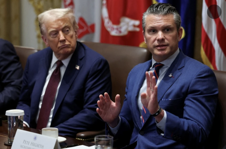 Tổng thống Mỹ Donald Trump và Bộ trưởng Quốc phòng Pete Hegseth. (Ảnh: Reuters)