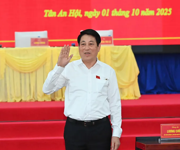 Chủ tịch nước Lương Cường tại buổi tiếp xúc cử tri. (Ảnh: Việt Dũng)