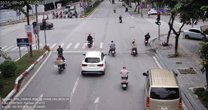 Camera AI ghi lại hình ảnh người vi phạm giao thông.