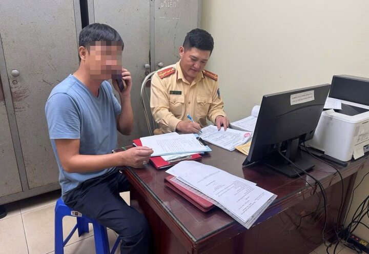 Tài xế Đào Ngọc Đ. tại cơ quan công an.