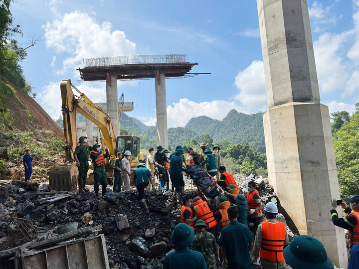 Thi thể nạn nhân cuối cùng trong vụ sạt lở nhà điều hành dự án cao tốc Đồng Đăng - Trà Lĩnh được tìm thấy. (Ảnh: CACC)