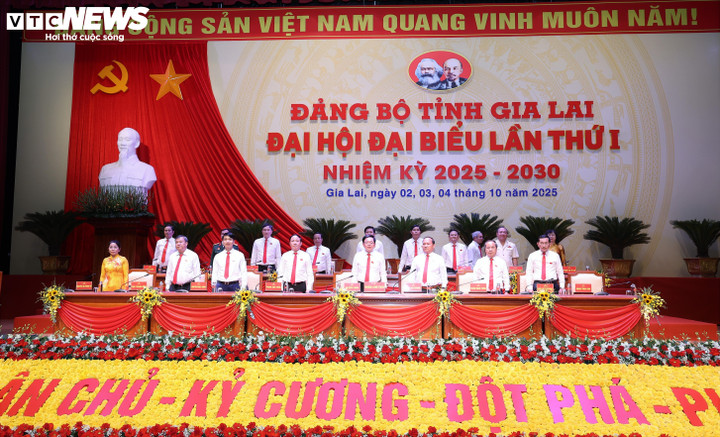 Đoàn Chủ tịch điều hành phiên trù bị Đại hội đại biểu Đảng bộ tỉnh Gia Lai lần thứ I, nhiệm kỳ 2025-2030.