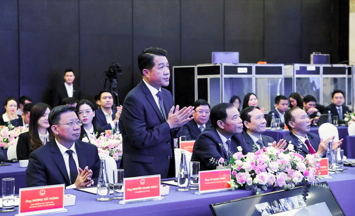 Ông Vũ Mạnh Hùng, Chủ tịch HĐQT Tập đoàn Hùng Nhơn, tại lễ ký kết.