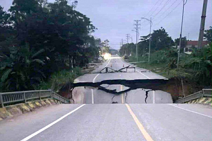 Cầu Tát Luông bị sập sáng 3/10. (Ảnh: Báo Tuyên Quang)