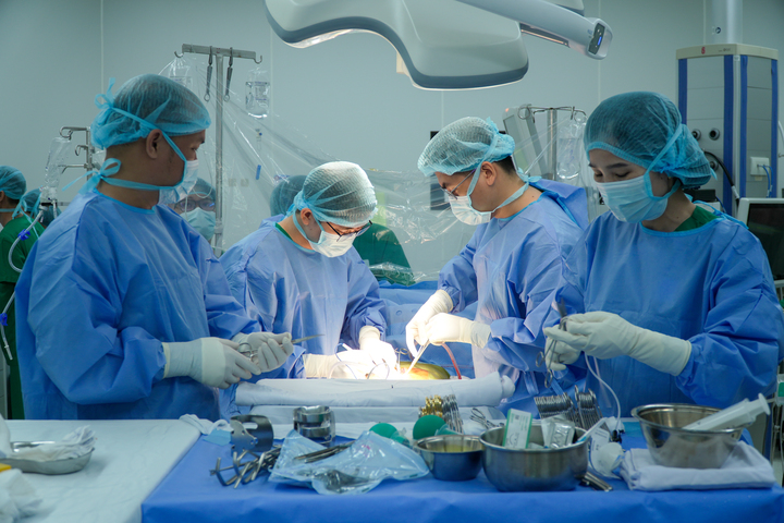 Anh ruột hiến gan cứu em trai "từ cõi chết"