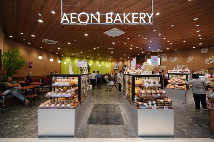 Toàn cảnh AEON Văn Giang với đa dạng các mặt hàng, thương hiệu.