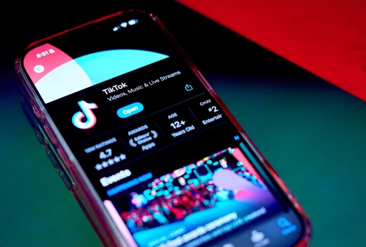 Tìm kiếm của Tiktok đang đề xuất những nội dung "mang tính khiêu dâm cao". (Nguồn: CNN)