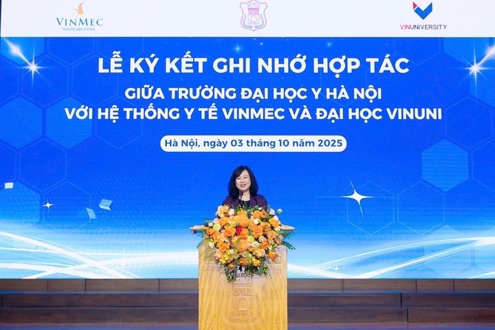 Bộ trưởng Y tế Đào Hồng Lan phát biểu chỉ đạo tại sự kiện.