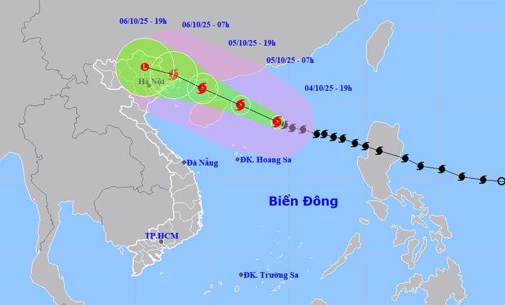 Bản đồ dự báo đường đi, khu vực ảnh hưởng của bão số 11 Matmo.(Nguồn: NCHMF)