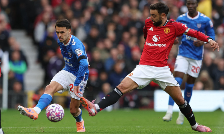 Man Utd không áp đảo nhưng vẫn tạo ra nhiều cơ hội và có 2 bàn thắng. (Ảnh: Reuters)