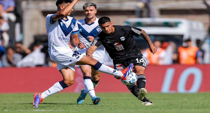 Deportivo Riestra chạm trán Velez Sarsfield tại giải VĐQG Argentina.