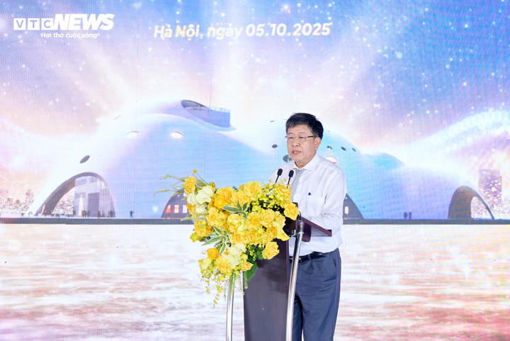 Phó Chủ tịch UBND TP Hà Nội Dương Đức Tuấn phát biểu tại buổi lễ.