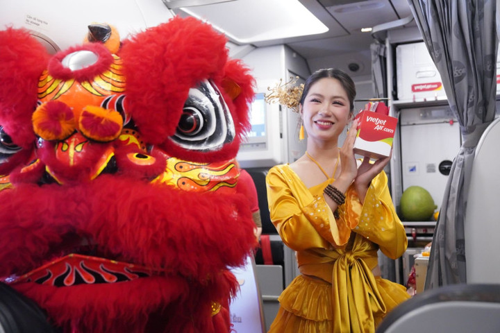 Vietjet mang tiệc Trung thu độc đáo đến với hành khách trên độ cao 10.000 mét - 4