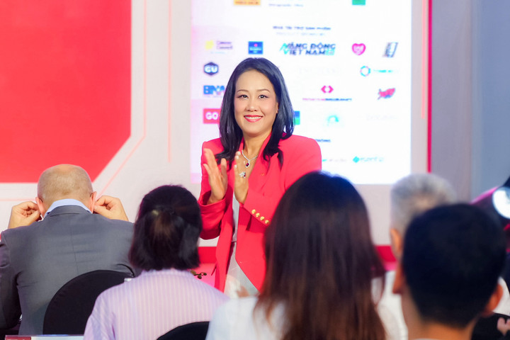 Bà Thái Minh Diễm Tú - Giám đốc Khối Tiếp thị, Ngân hàng Techcombank - tại sự kiện.