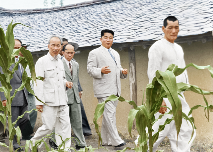Trong chuyến thăm lần này, Chủ tịch Hồ Chí Minh cũng không quên gửi lời chúc mừng những thành tích của nhân dân Triều Tiên đạt được trong công cuộc xây dựng và bảo vệ Tổ quốc và chúc tình hữu nghị giữa nhân dân hai nước đời đời bền vững.
