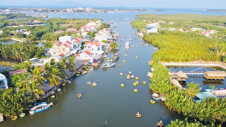 Địa phương nào có ngôi làng lọt top đẹp nhất thế giới? - 2