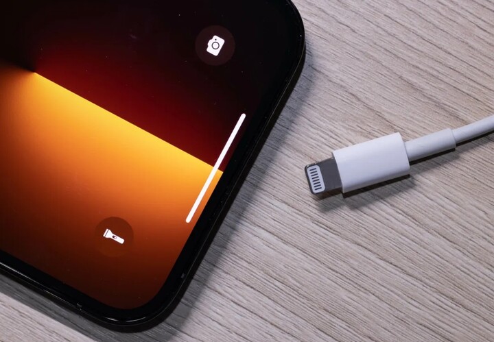 Cách tận dụng cáp Lightning cũ thay vì vứt bỏ
