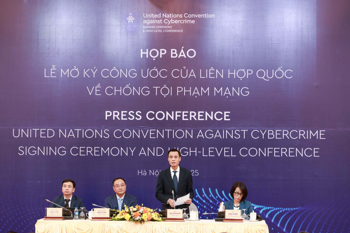 Toàn cảnh buổi họp báo. (Ảnh: Minh Sơn)