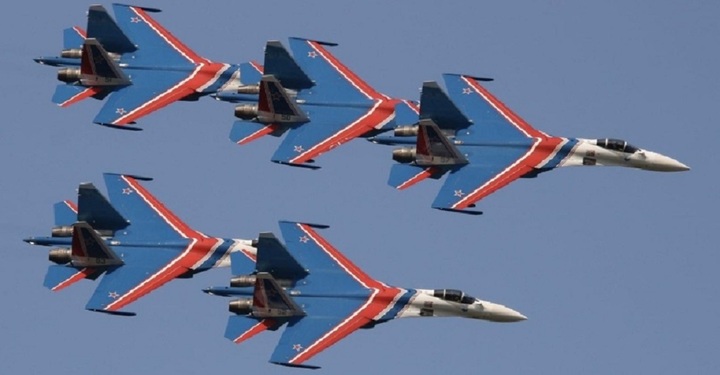 Máy bay chiến đấu Su-35 của Phi đội Nhào lộn Hiệp sĩ Nga.Ảnh Military Watch