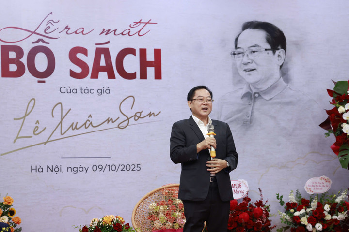 Nhà báo, nhà thơ Lê Xuân Sơn. (Ảnh: Như Ý)