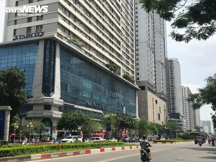 Siết tín dụng khiến nhiều người có nhu cầu thật khó mua nhà.