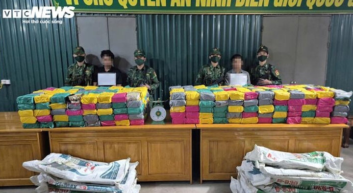 Vây bắt 2 xe đầu kéo chở nửa tấn ma tuý vào Việt Nam: Thông tin mới nhất