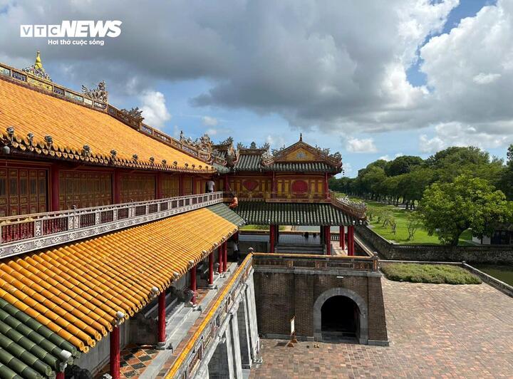 Lầu Ngũ Phụng là một trong những di tích quan trọng trong Quần thể di tích cố đô Huế được UNESCO công nhận là di sản văn hoá thế giới và là công trình biểu trưng của du lịch Huế.