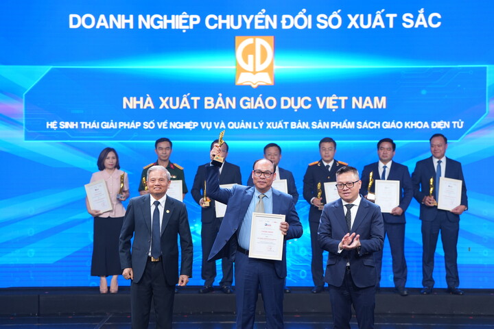 NXB Giáo dục Việt Nam nhận giải VDA 2025. (Nguồn: VDA)