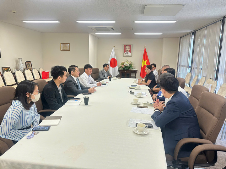 Không khí buổi làm việc giữa Hiệp hội Kinh tế Việt Nam – Nhật Bản (VJECPA) và Liên chi hội Tài chính Khu công nghiệp Việt Nam (VIPFA).