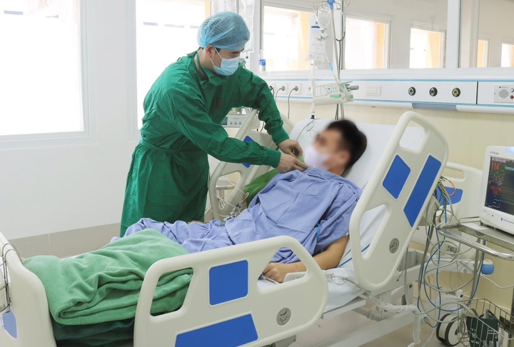 Mẹ hiến thận cứu con