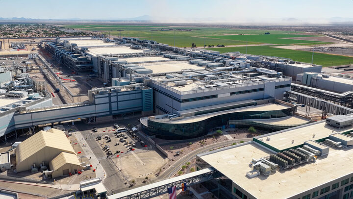 Công nghệ 10/10: Intel đặt canh bạc 20 tỷ USD giữa sa mạc Arizona