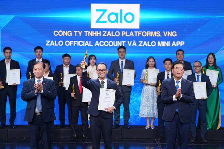 Zaloは、コミュニティへのデジタル変革への取り組みが評価され、ベトナムデジタル変革賞2025を受賞しました。(出典:VDA)