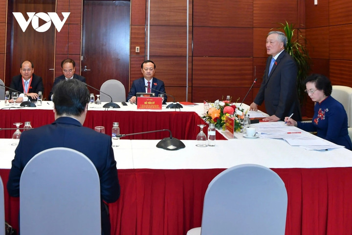 Phó Thủ tướng Thường trực Chính phủ Nguyễn Hòa Bình phát biểu tại buổi thảo luận.