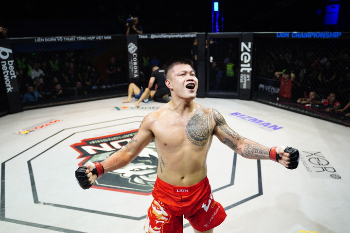 Lý Văn Huỳnh đánh bại Đỗ Thành Chương.