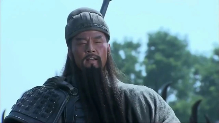Quan Vũ (158?–220), hay Quan Công, tự Vân Trường, nhân vật được nhiều người coi là một trong những mãnh tướng hàng đầu Tam Quốc lại chỉ đứng thứ 6 trong danh sách. Sở dĩ có kết quả này là do Trương Phi và Hoàng Trung vượt mặt vị tướng này. Sau khi chém chết Nhan Lương, Quan Vũ từng nói với mọi người rằng Trương Phi còn lợi hại hơn ông.Trong một trận chiến khác lại cho thấy sự chênh lệch về võ lực giữa Quan Vũ và Hoàng Trung. Khi đó Quan Vũ chưa đầy 50 tuổi, còn Hoàng Trung đã ngoài 60. Rõ ràng Quan Vũ đang có lợi thế hơn về tuổi tác, tuy nhiên, kết quả trận đấu lại là bất phân thắng bại. Điều này cho thấy nếu ở cùng độ tuổi, Hoàng Trung chắc chắn sẽ mạnh hơn Quan Vũ.