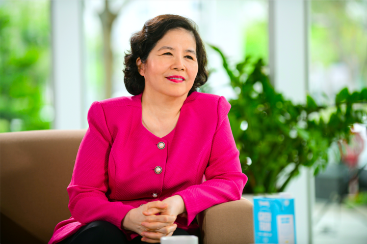 Bà Mai Kiều Liên sinh ra tại Pháp, Thành viên HĐQT kiêm Tổng Giám đốc Vinamilk, là nữ doanh nhân quyền lực thường được nhắc đến như “Nữ tướng ngành sữa Việt Nam”.